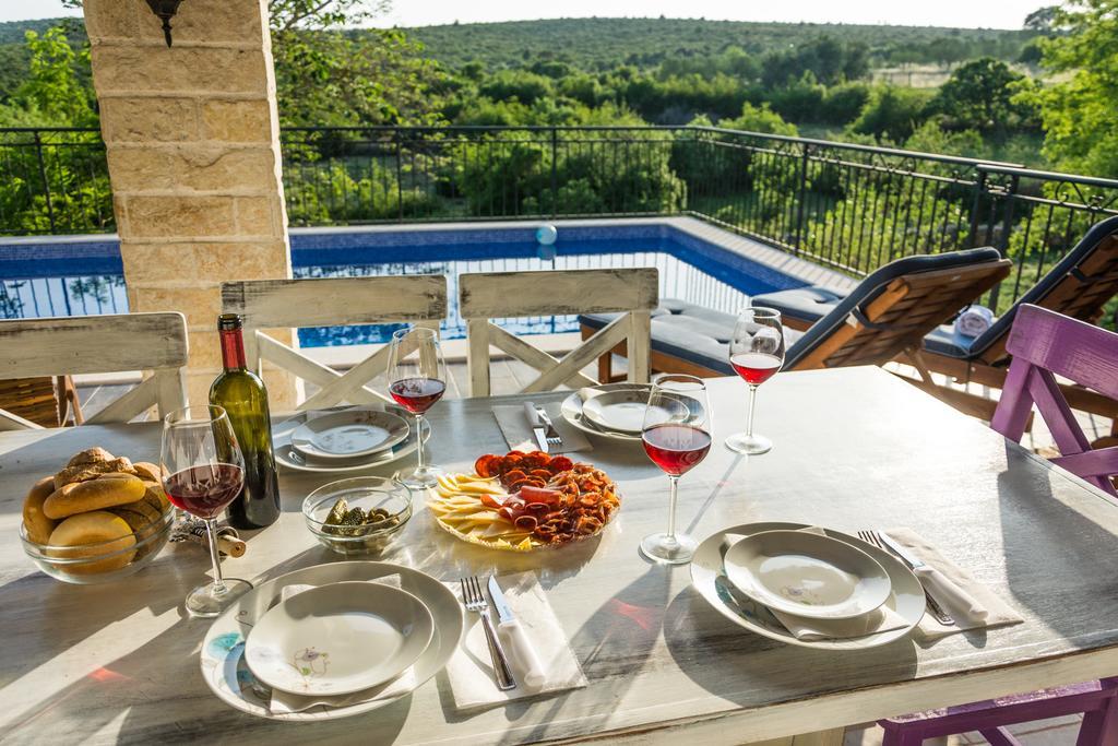 Villa Dvori Dida Mile Свети-Петар Номер фото